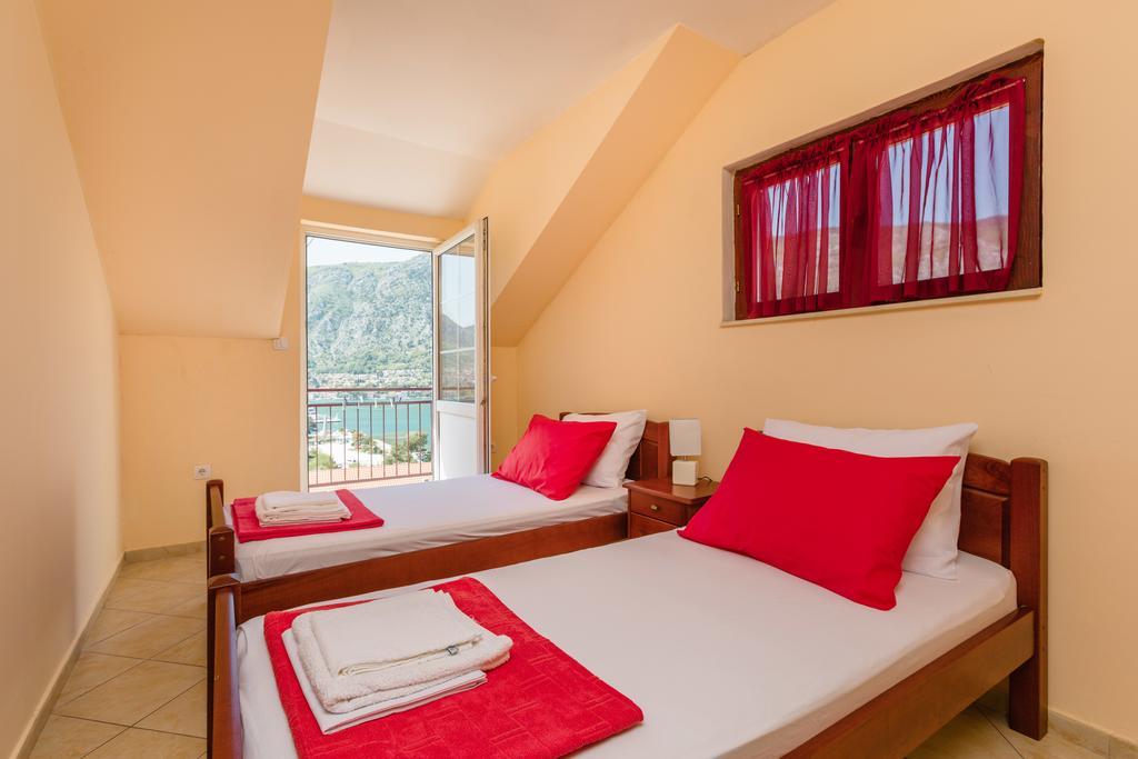 Apartments Feniks Kotor Eksteriør bilde