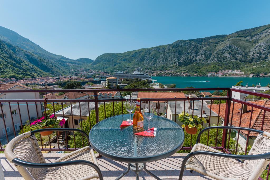 Apartments Feniks Kotor Eksteriør bilde